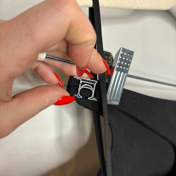 Low Classic Curved Cut-Out Mini Skirt - Picture 3 of 9